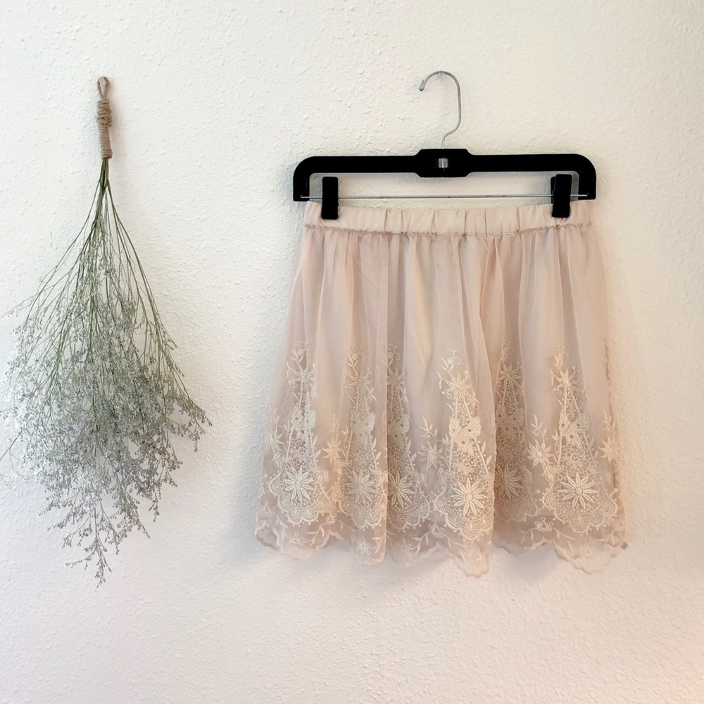H&M lace skirt